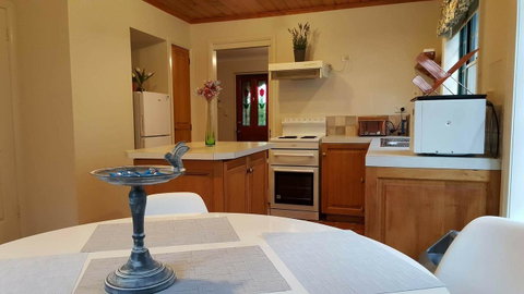 City Townhouse Walking Distance To City - Accommodation Search 9