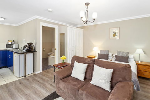 Oyster Cove Chalet - Accommodation Search 5