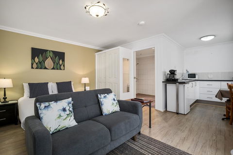 Oyster Cove Chalet - Accommodation Search 2