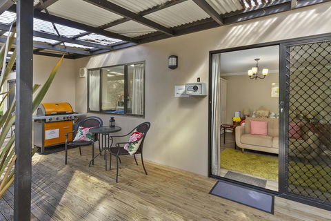 Oyster Cove Chalet - Accommodation Search 3