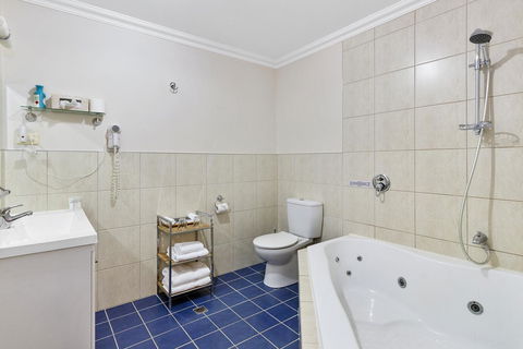 Oyster Cove Chalet - Accommodation Search 12