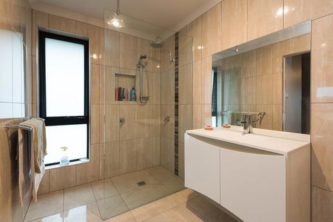 Euphoria House - Accommodation Search 5