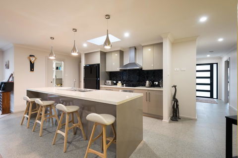 Euphoria House - Accommodation Search 9