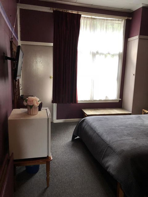 Mount Black Lodge - Accommodation Search 9