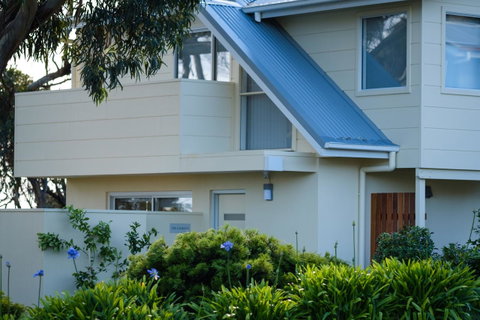 Cod Rock Point - Accommodation Search 1