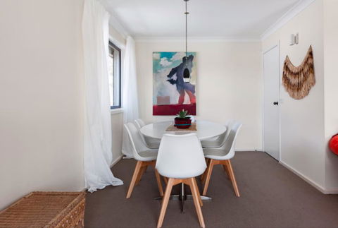 Newport Beach Spacious 2 Bedrm Apt Casa De PiÃ±a - Accommodation Search 1