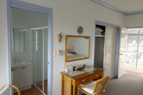 Ninderry Manor Luxury Bed And Breakfast - Accommodation Search 2