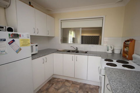 NORTH HAVEN SEA BREEZE - 9 David Campbell St , North Haven - Accommodation Search 0
