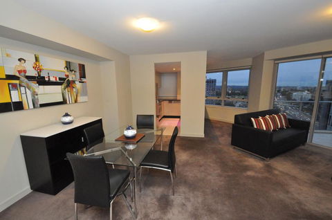 North Sydney Fully Self Contained Modern 2 Bed Apartment (2207BER) - Accommodation Search 2