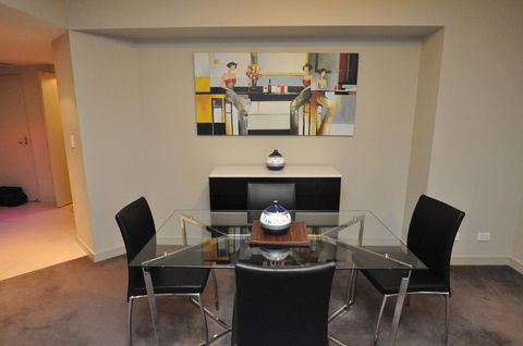 North Sydney Fully Self Contained Modern 2 Bed Apartment (2207BER) - Accommodation Search 3