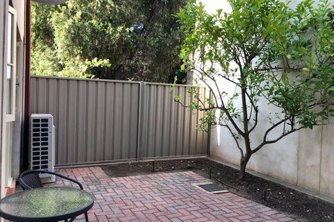 Norwood Townhouse, City Fringe - Accommodation Search 2