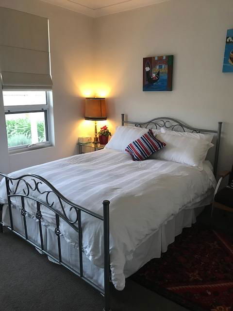 Not Quite The Ritz - Accommodation Search 0