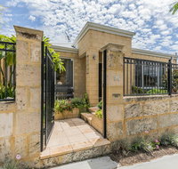 Ocean Keys Cottage - Free WiFi - Accommodation Search