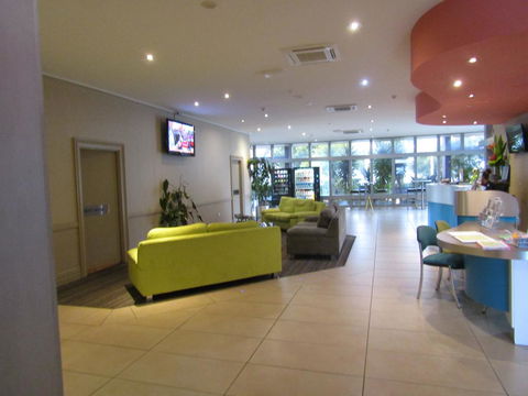 Ocean View Studios 75 The Strand, Free Fast Wifi/Foxtel - Accommodation Search 2