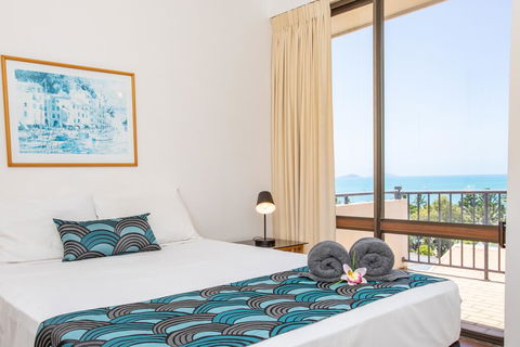 OCEAN VIEWS 10 - Accommodation Search 0