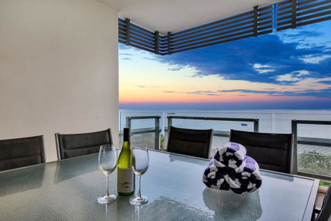 Oceana Darwin Central Oceanfront 3 Bedroom 2 Lounge Room Pool Gym Tennis Court Sleeps 9 - Accommodation Search 0