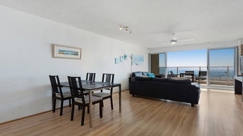 Oceanic 2 - On Main Beach! - Accommodation Search 3