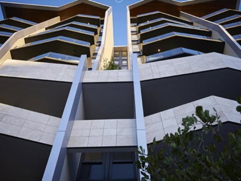 ONE OAK (693I) - Accommodation Search 0