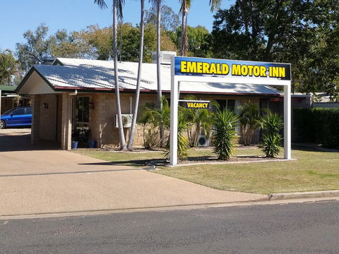 Overflow Emerald Motor Inn - Accommodation Search 2