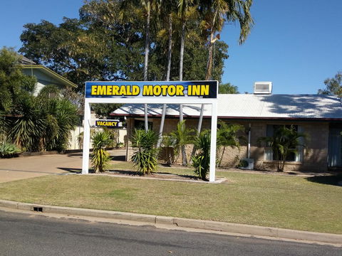 Overflow Emerald Motor Inn - Accommodation Search 1