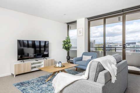 Oversized Luxe 1 Bedder - Amazing Barton - Gym - Accommodation Search 2