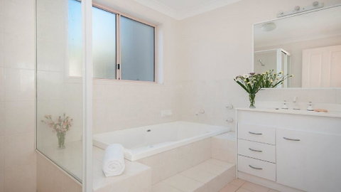 Pacific Rose - Winter Holiday Special - Accommodation Search 1