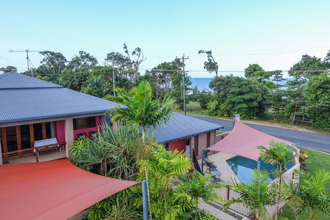 Pandanus Holiday Apartments - Accommodation Search 0