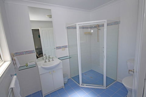 Paradise Waters - No. 19 - Accommodation Search 1