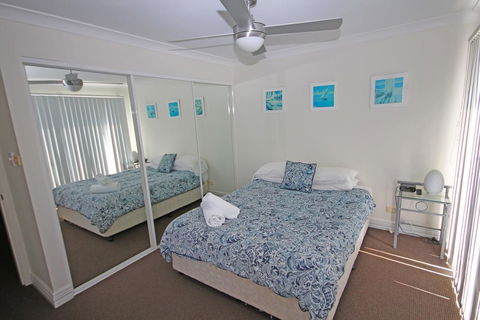 Paradise Waters - No. 19 - Accommodation Search 3