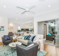 Park Avenue Townhouse Retreat Brisbane Sleeps 10 - Accommodation Search