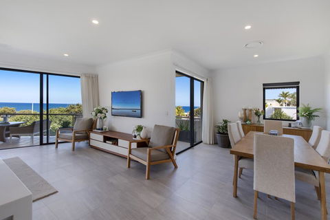 Penthouse Luxe, Sunrise Beach - Accommodation Search 2