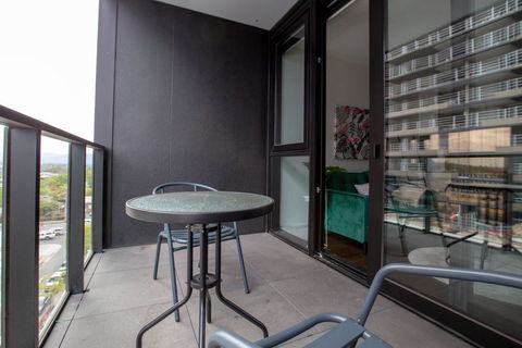 Perfect Location 2 Bdrs Apartment@Glen Waverley - Accommodation Search 3