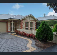 Perfect Location Central Modern Cottage - Free WiFi - Accommodation Search