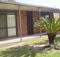 Pet friendly lowset home with room for a boat Wattle Ave Bongaree - Accommodation Search