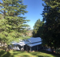 Pine Hill Cottage Acreage in Nature Trees Views mid Katoomba Leura - Accommodation Search