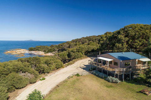 Pine Scrub Beach House - Accommodation Search 0