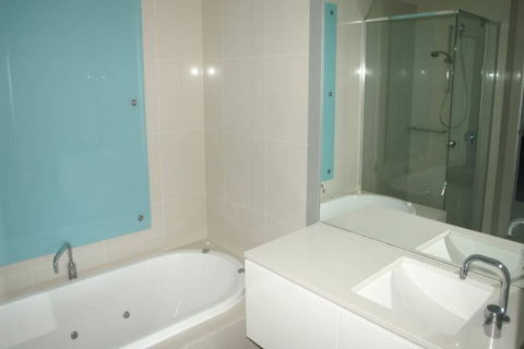 Q1 1 Bedroom Apartment On 30th Floor - Accommodation Search 2