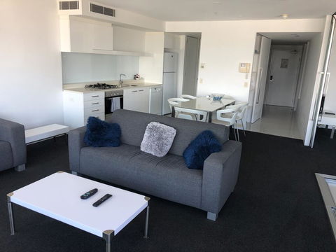 Q1 1 Bedroom Apartment On 30th Floor - Accommodation Search 1
