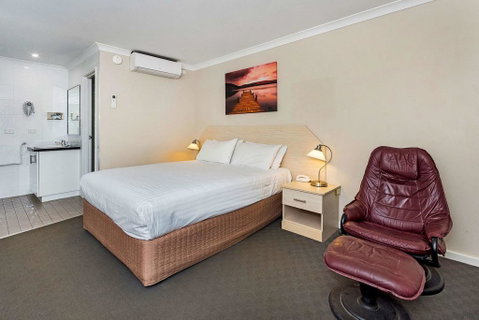 Quality Inn Railway Motel - Accommodation Search 3
