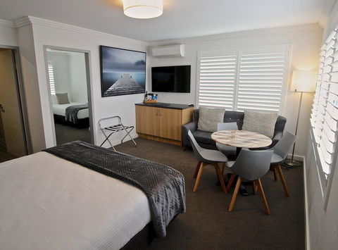 Quays Hotel - Accommodation Search 2