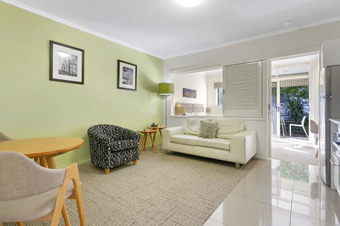 Quest On Story Bridge - Accommodation Search 1