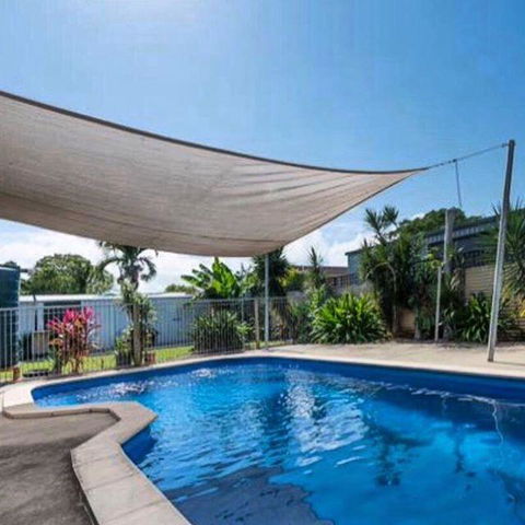 QUIRKY QUEENSLANDER 6 BEDROOM HOME - Accommodation Search 3