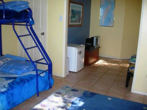 Rainbow Breezes 4 - Rainbow Beach, Townhouse With Breath-taking Ocean Views To Fraser Island - Accommodation Search 3
