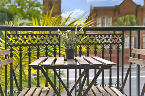 REDFERN 3 BEDROOM APARTMENT FREE PARKING WALK TO CENTRAL STATION NRE187 - Accommodation Search 1