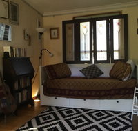 Redhaus Artist Cottage - Accommodation Search