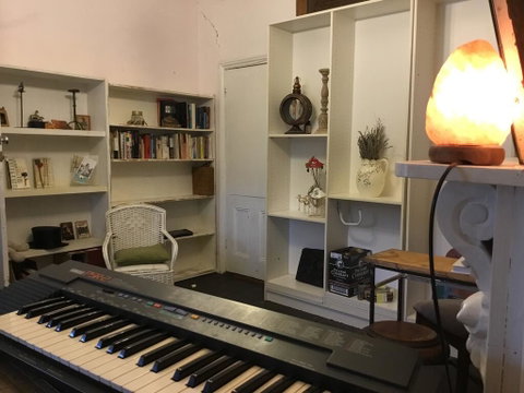 Redhaus Artist Cottage - Accommodation Search 2
