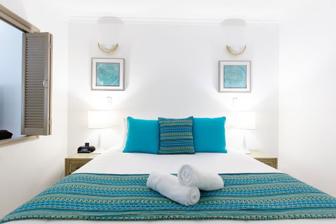 REGAL 32 APARTMENT - SPA BATH - Macrossan St - Accommodation Search 1