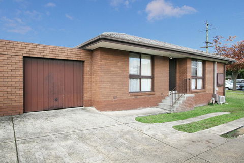 Rent Melbourne - Accommodation Search 1