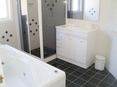 Retreat On Surf Beach - Accommodation Search 3