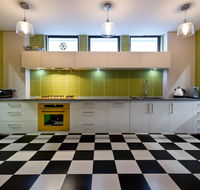 Retro House - Accommodation Search